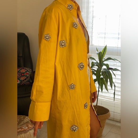 Stunning Yellow Embellished Shirt - Perfect for Any Occasion - Picture 9 of 11